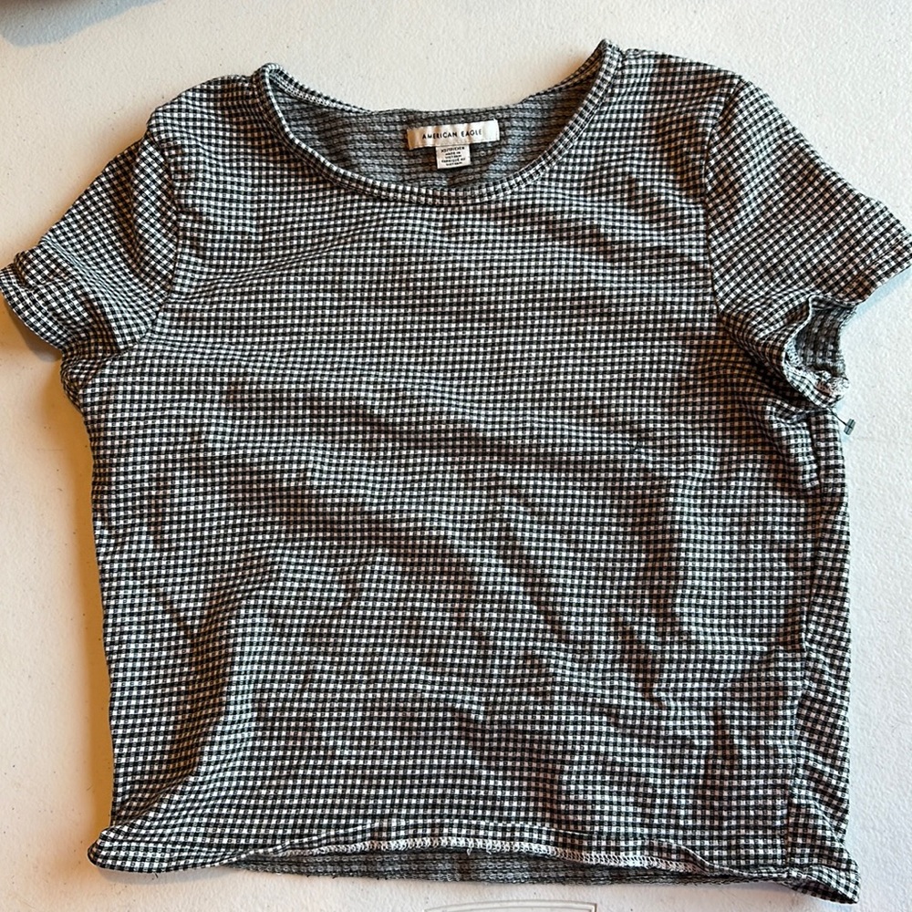 american eagle size xs crop top
